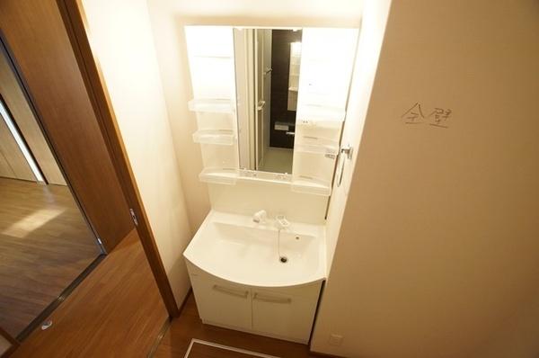 尼崎市東難波町３丁目のハイツ