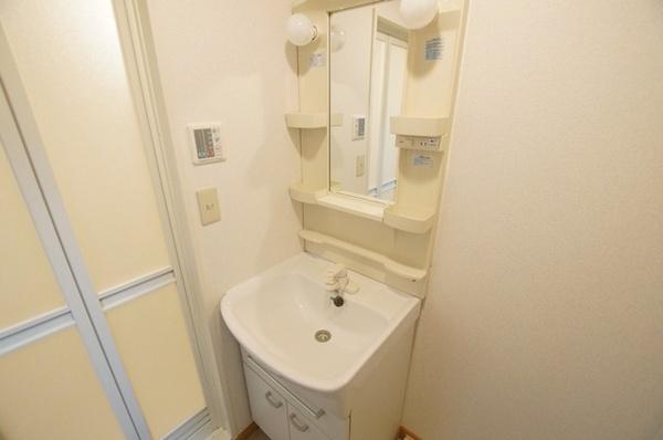 尼崎市名神町２丁目のマンション