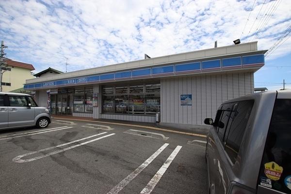 尼崎市武庫之荘7丁目のアパート(ローソン尼崎富松町三丁目店)