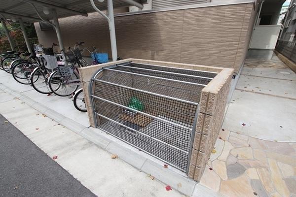 尼崎市東大物町１丁目のハイツ