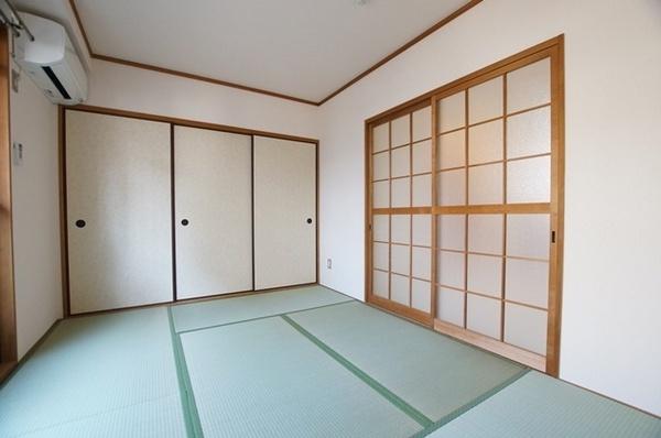 尼崎市東園田町６丁目のハイツ