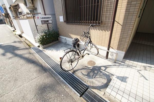 尼崎市東園田町６丁目のハイツ