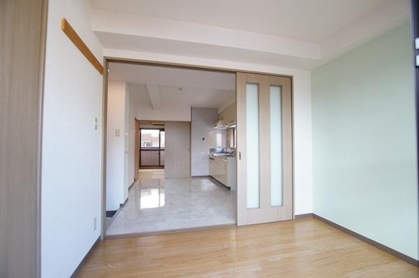 尼崎市東園田町８丁目のマンション
