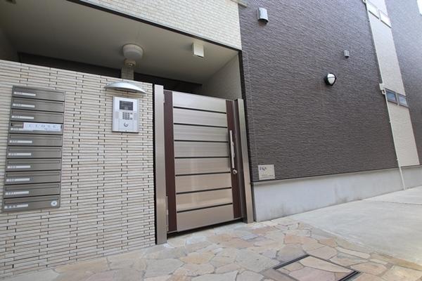 尼崎市立花町３丁目のアパート