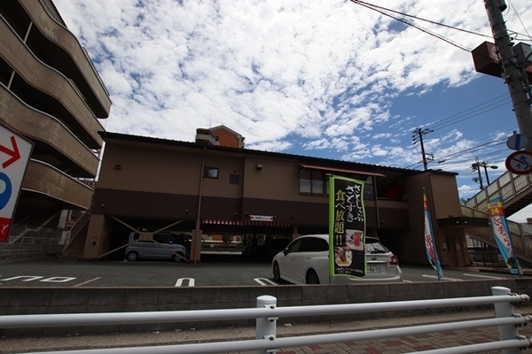 尼崎市立花町2丁目のアパート(和食さと立花)