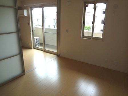 尼崎市大庄北３丁目のハイツ