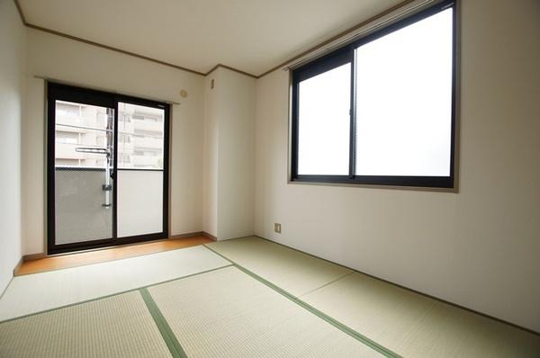 尼崎市東園田町３丁目のアパート