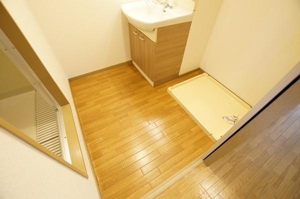 尼崎市東園田町３丁目のアパート