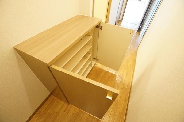 尼崎市東園田町３丁目のアパート