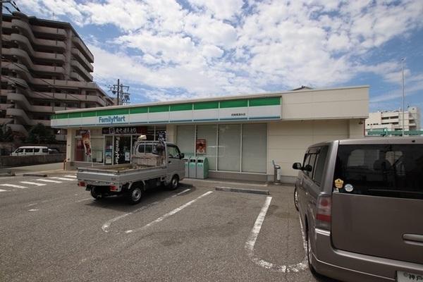 尼崎市田能３丁目のハイツ(ファミリーマート尼崎南清水店)