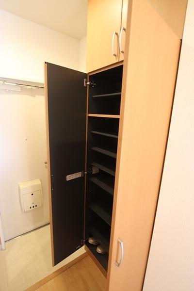 尼崎市武庫川町４丁目のハイツ
