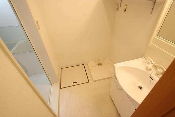 尼崎市武庫川町４丁目のハイツ