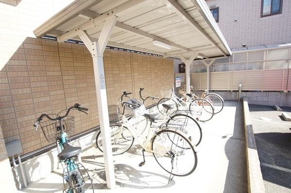 尼崎市杭瀬南新町４丁目のハイツ