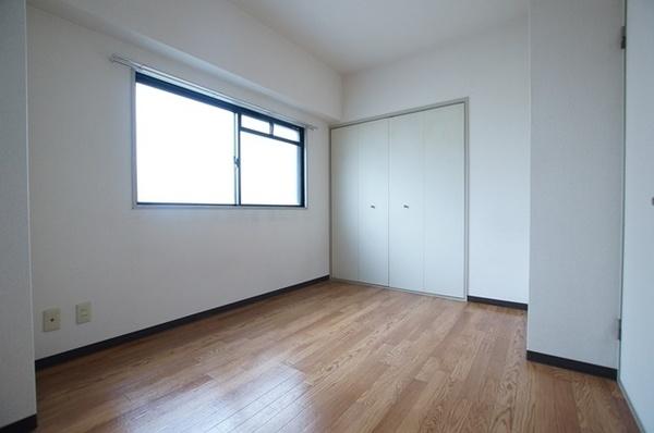 尼崎市東難波町５丁目のマンション