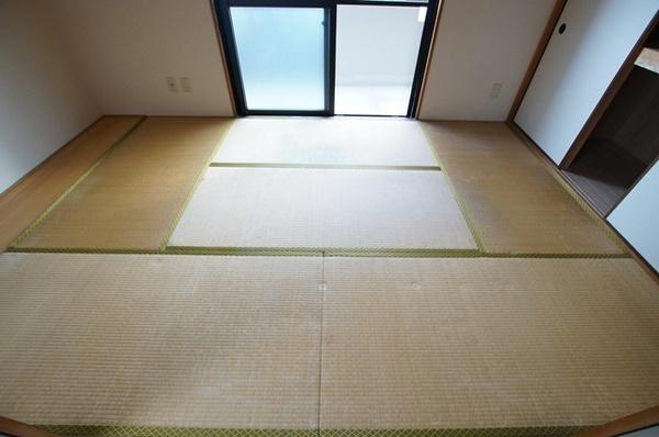尼崎市東難波町５丁目のマンション