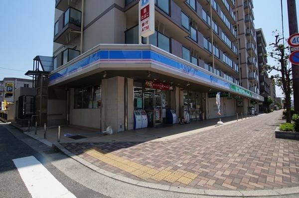 レジュールアッシュ尼崎駅前(ローソンJR尼崎駅前店)