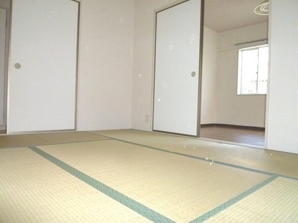 尼崎市東園田町４丁目のハイツ