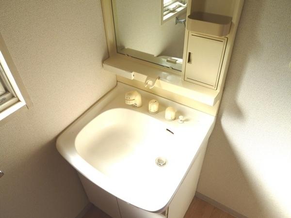 尼崎市東園田町４丁目のハイツ