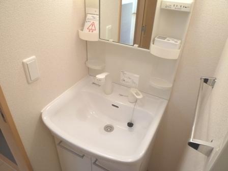 尼崎市大庄西町１丁目のハイツ