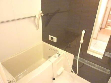 尼崎市大庄西町１丁目のハイツ