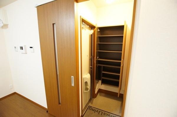 尼崎市昭和通１丁目のハイツ
