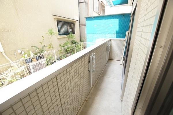 尼崎市昭和通１丁目のハイツ