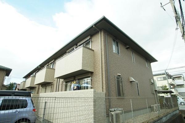 尼崎市名神町２丁目のハイツ