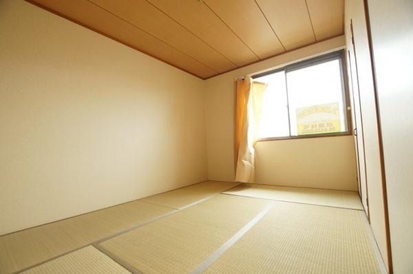 尼崎市若王寺３丁目のハイツ