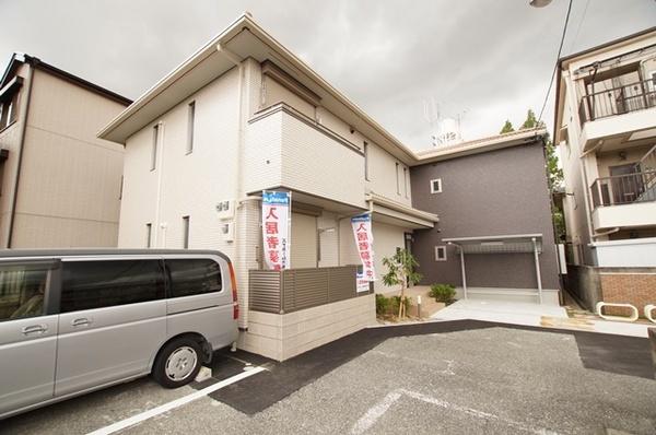 尼崎市南塚口町８丁目のハイツ