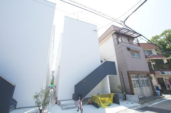 尼崎市瓦宮１丁目のハイツ