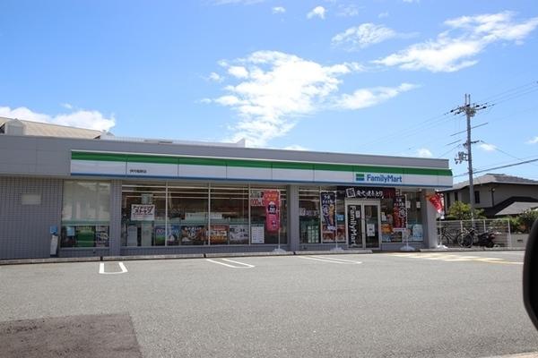 メゾンクレール(ファミリーマート伊丹稲野店)