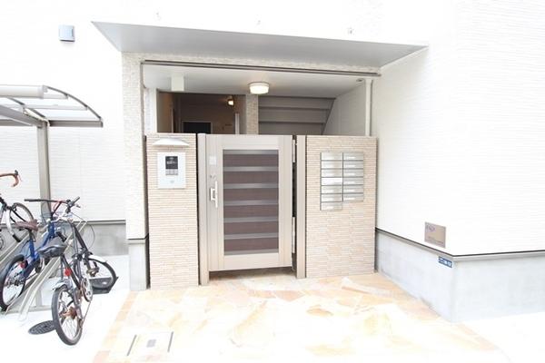 尼崎市上坂部３丁目のハイツ