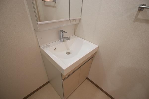 尼崎市上坂部３丁目のハイツ
