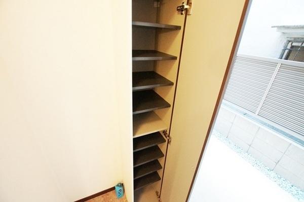 尼崎市杭瀬南新町４丁目のハイツ