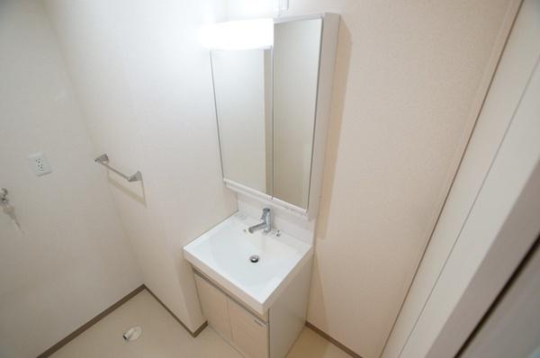 尼崎市北竹谷町３丁目のハイツ