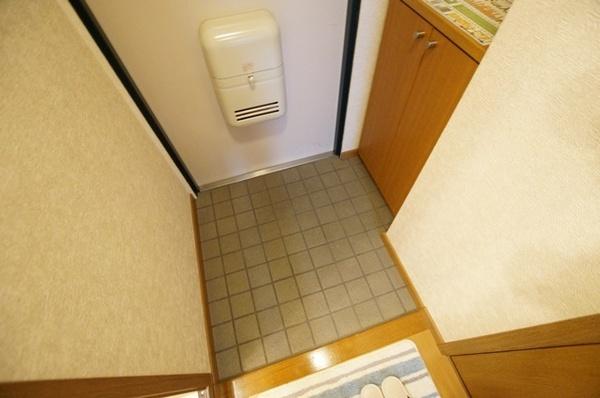 尼崎市南武庫之荘２丁目のハイツ
