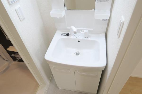 尼崎市南塚口町５丁目のハイツ