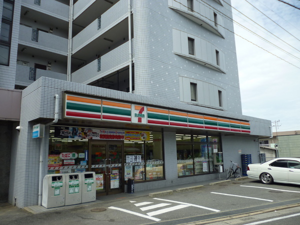 アールズ・コートA棟(セブンイレブン東区福岡唐原7丁目店)