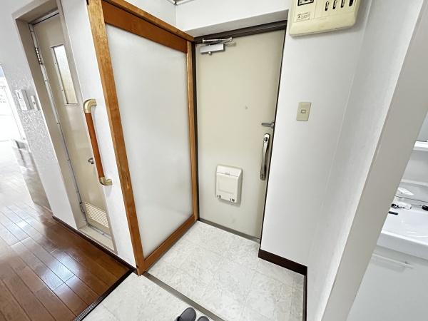 緑橋コーポ2号棟(玄関)