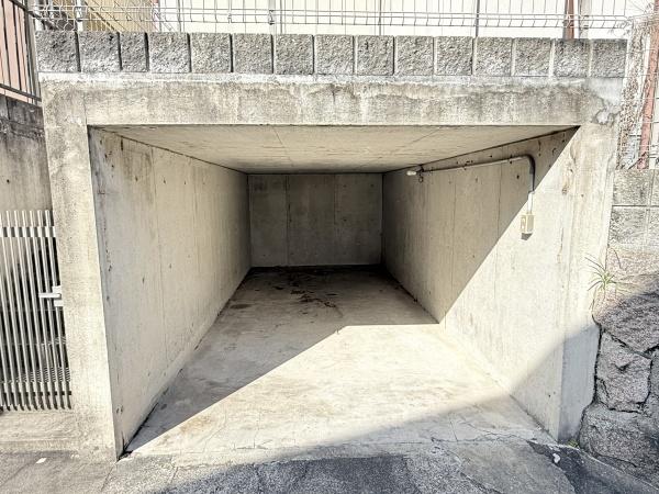 奈良市あやめ池南5丁目貸家