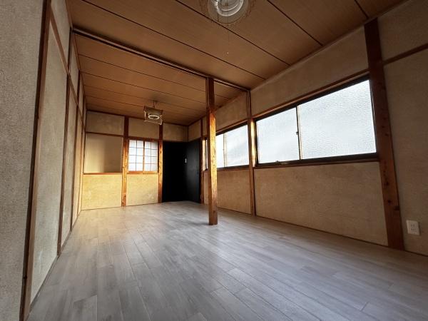 奈良市六条西４丁目の店舗（建物一部）