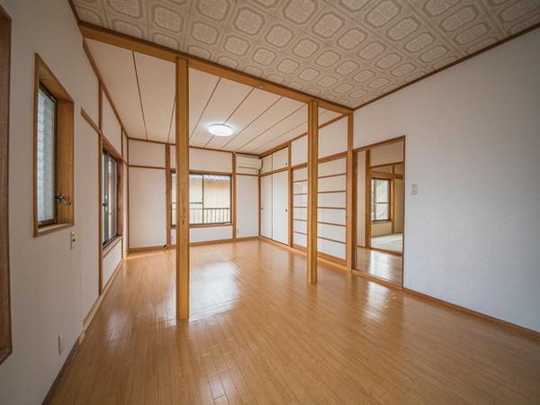 奈良市あやめ池北３丁目の貸家