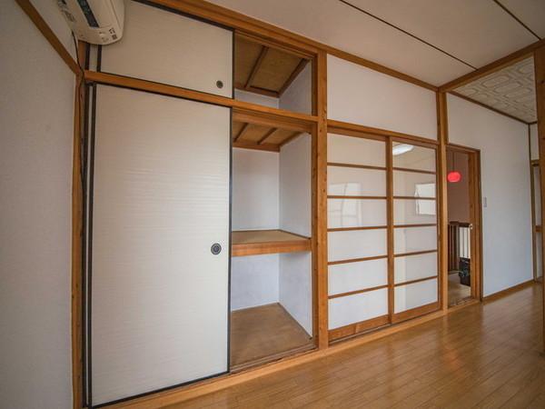 奈良市あやめ池北３丁目の貸家