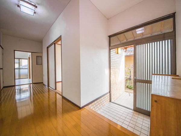 奈良市あやめ池北３丁目の貸家