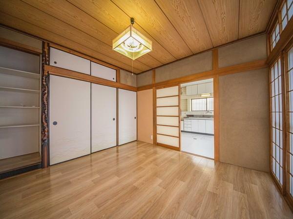 奈良市あやめ池北３丁目の貸家