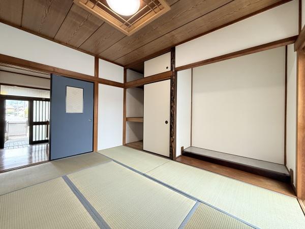 御所市栄町の貸家