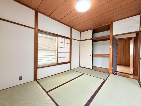御所市栄町の貸家