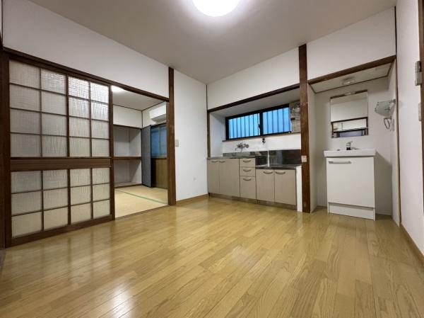 天理市柳本町　貸家