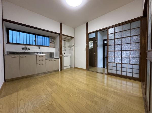 天理市柳本町　貸家