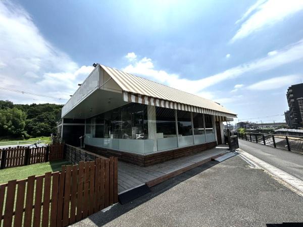 奈良市山陵町～路面居抜き店舗　ドッグラン付き